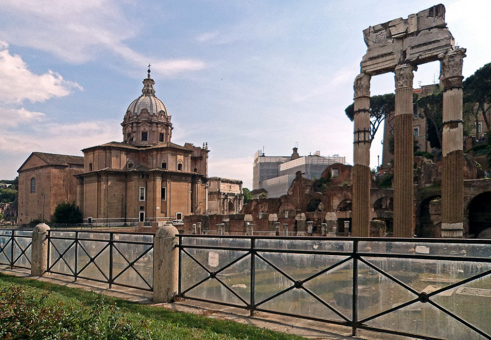 gallery/the-roman-forum-499023_960_720